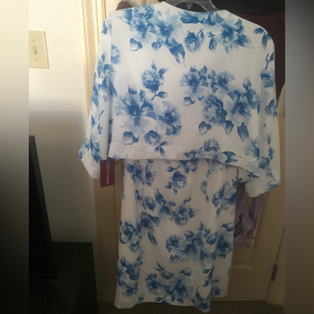 Women 2 piece dress with jacket size 22 W never wore it still in perfect use